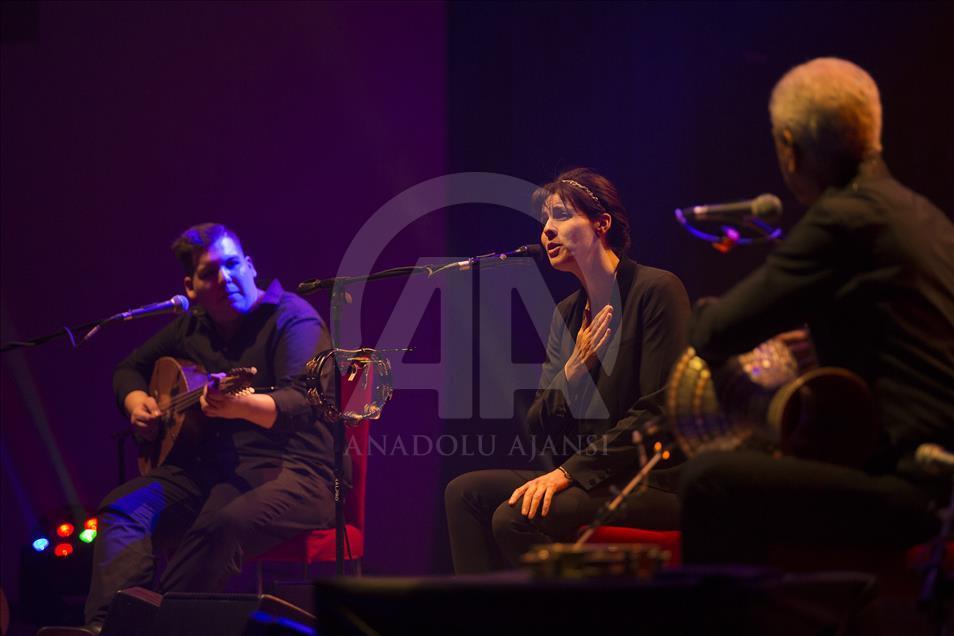 Souad Massi Ankara'da hayranlarıyla buluştu