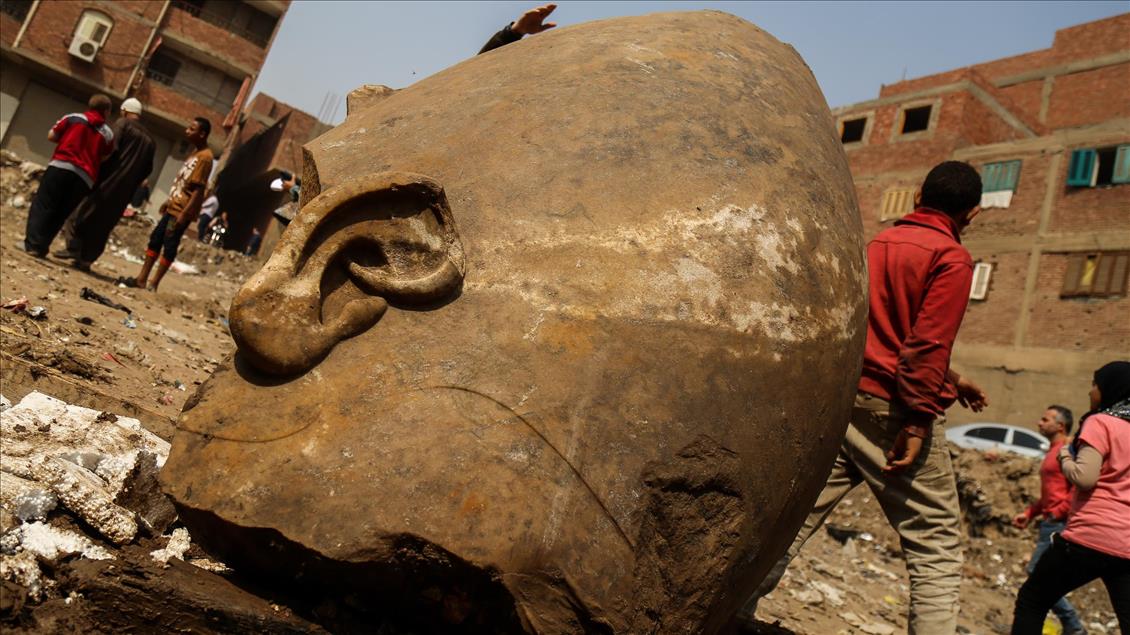 Mısır'da II. Ramses'e ait olduğu tahmin edilen bir heykel bulundu