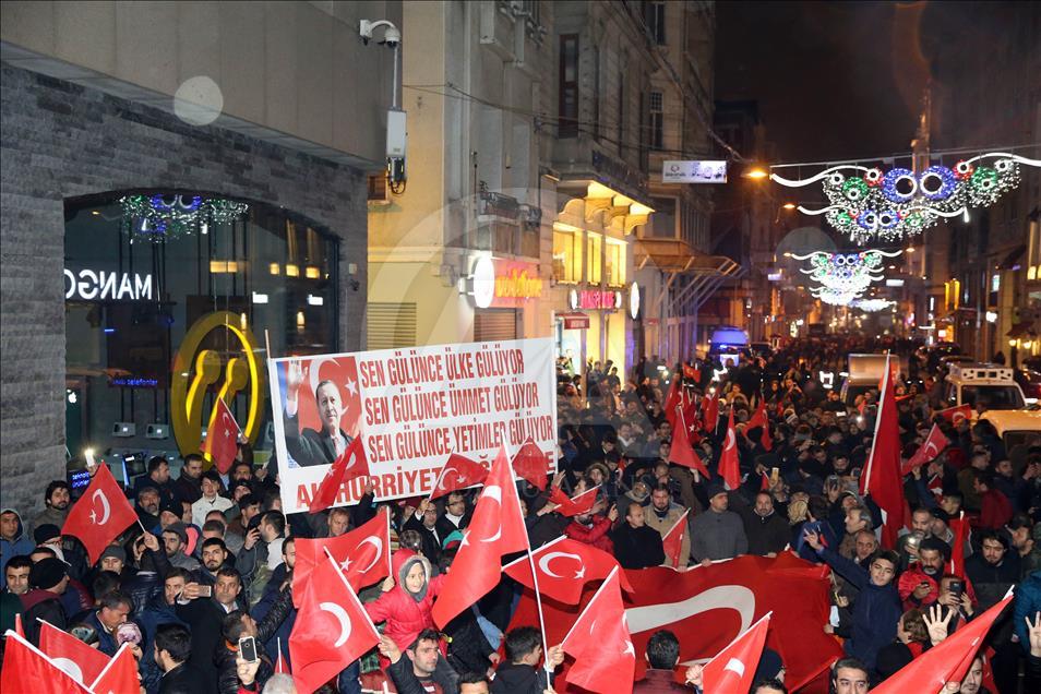 Turks protest Dutch antidemocratic stance