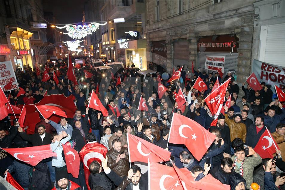 Turks protest Dutch antidemocratic stance 