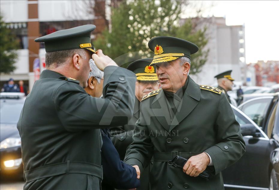 Komutanlardan şehit ailelerine ziyaret