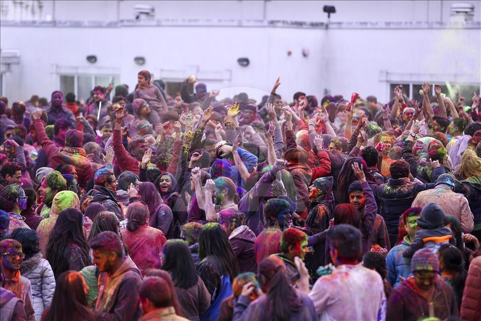 SAD: U Chicagu obilježen "Holi"- proljetni festival boja 