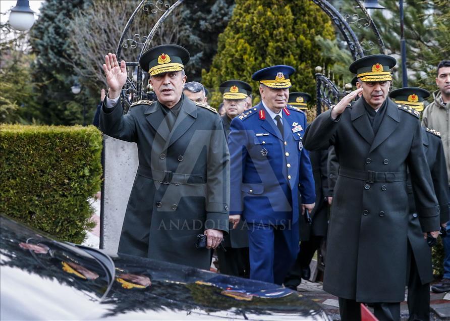 Komutanlardan şehit ailelerine ziyaret