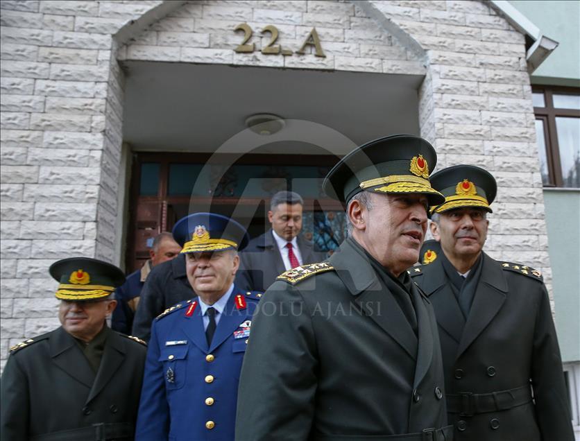 Komutanlardan şehit ailelerine ziyaret
