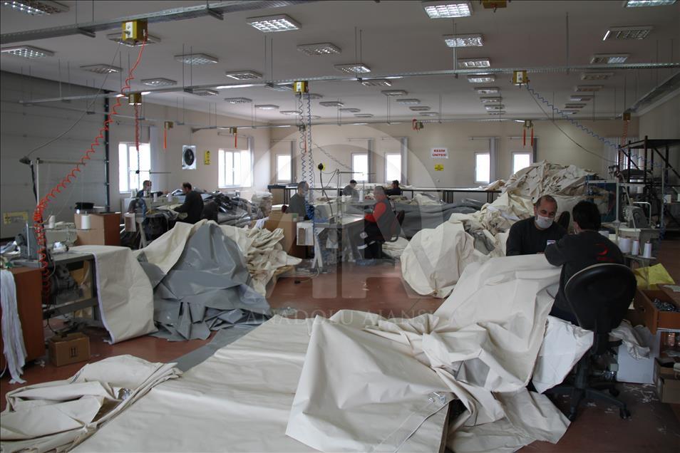 Türk tipi afet çadırları Erzincan'da üretiliyor