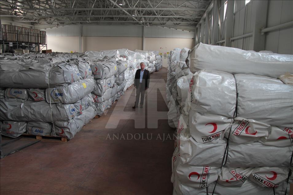 Türk tipi afet çadırları Erzincan'da üretiliyor