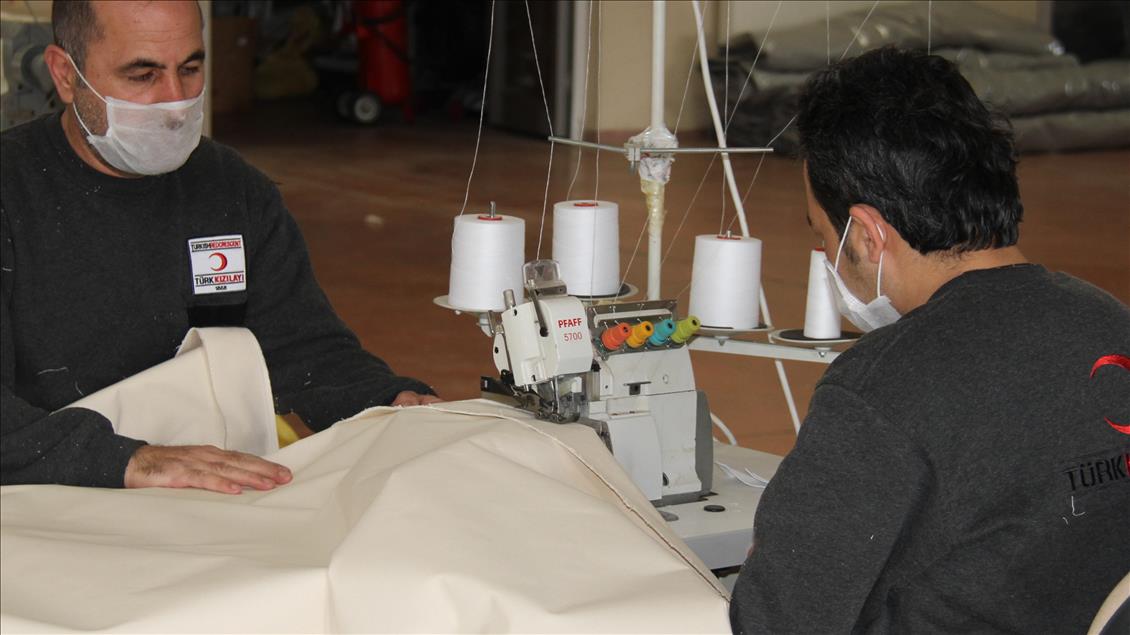 Türk tipi afet çadırları Erzincan'da üretiliyor