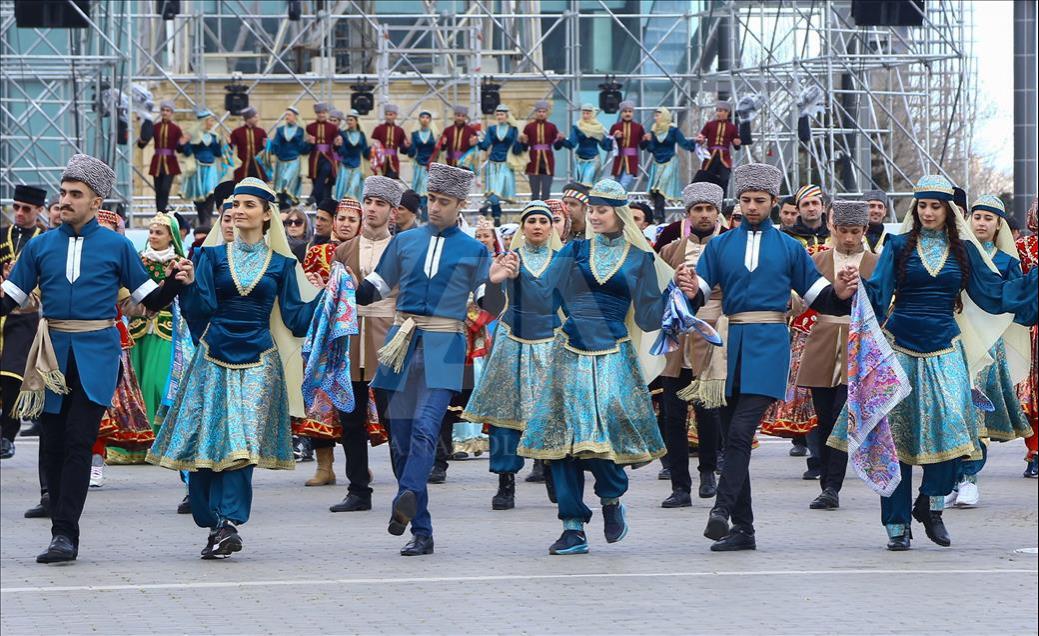 В Баку состоялось общенародное празднование национального праздника – Новруз. 
