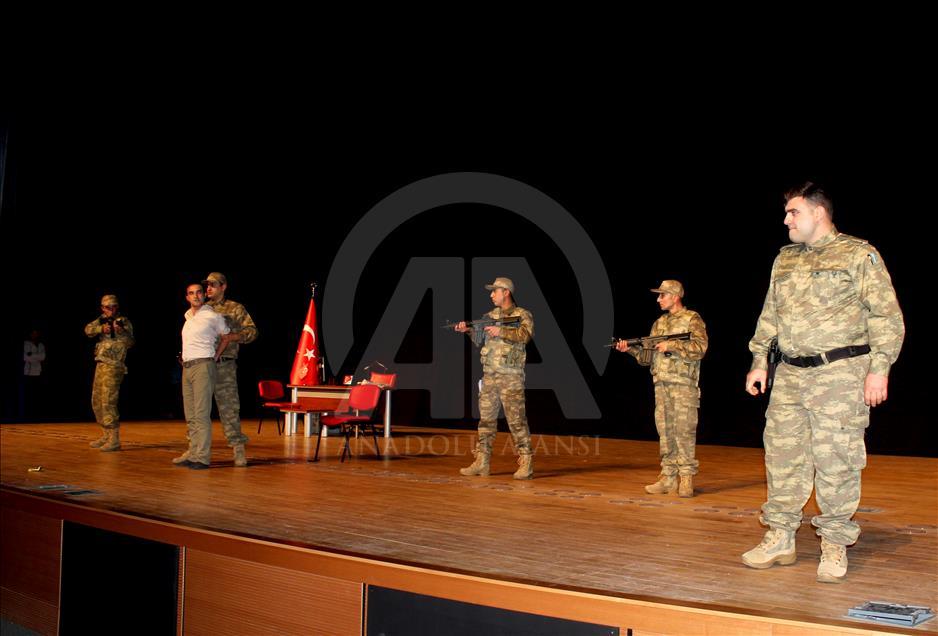 "15 Temmuz Engelsiz Kahramanlar Tiyatrosu" sahnelendi