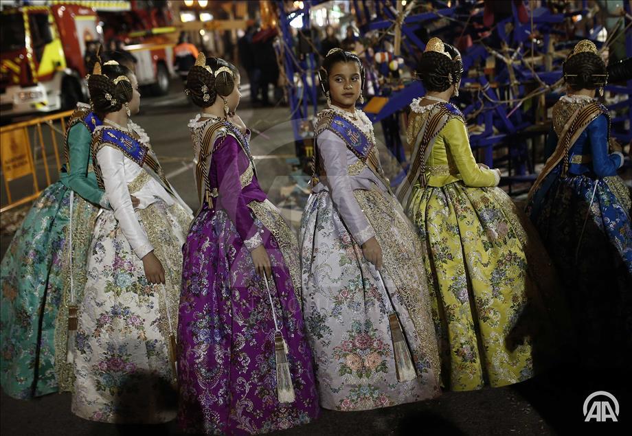 VALENCIA, SPAIN - MARCH 19:  Participants wearing traditional co