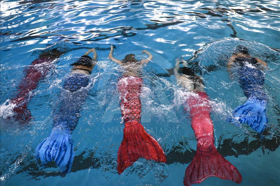 ABD ve Kanada'da deniz kızı efsanesi spora dönüştü