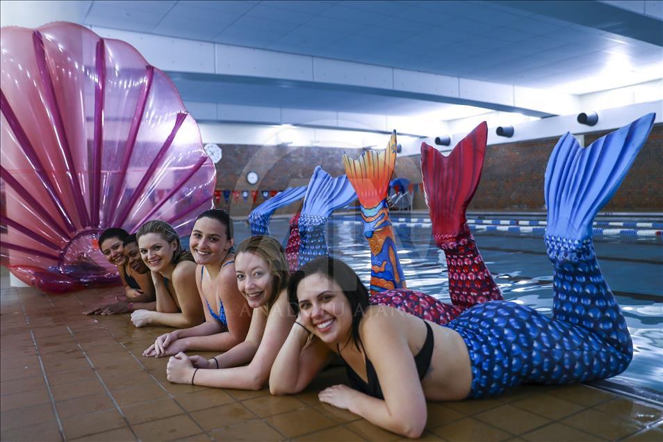 Mermaid training school in Chicago
