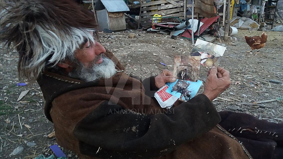 Yazları ağaç üstünde kışları mağarada yaşıyor