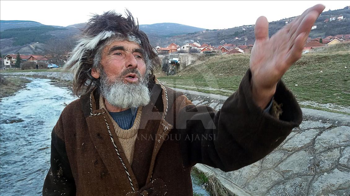 Yazları ağaç üstünde kışları mağarada yaşıyor