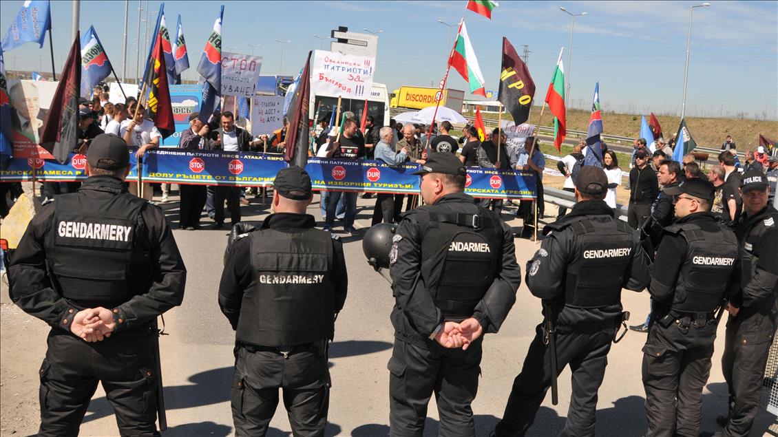 Bulgarian police block the border checkpoint - Anadolu Agency