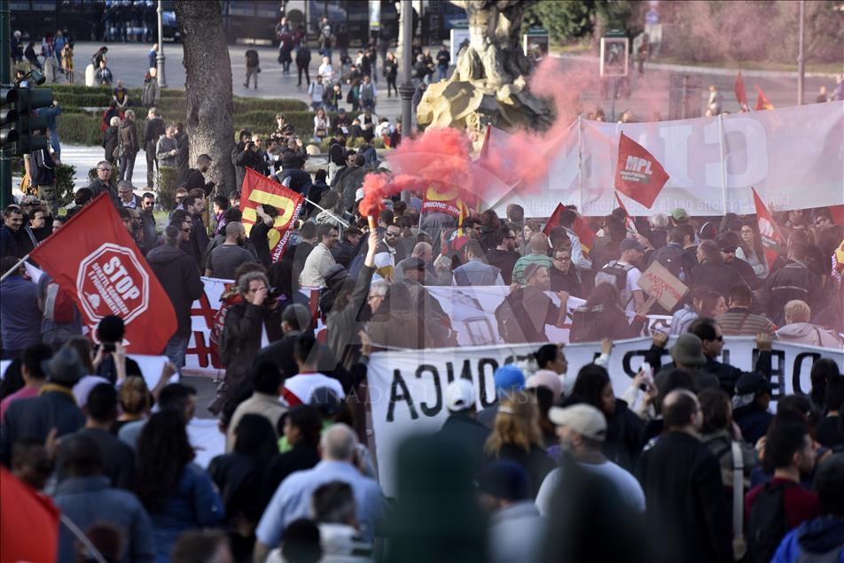 Roma'da protesto gösterisi