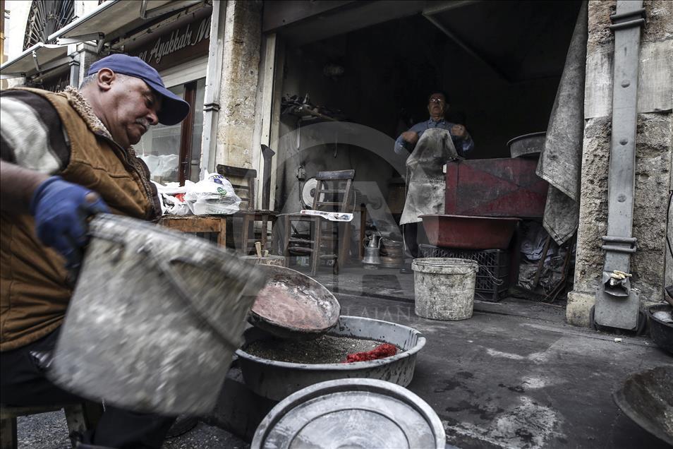 Kalay ustalarının "siftah" jesti