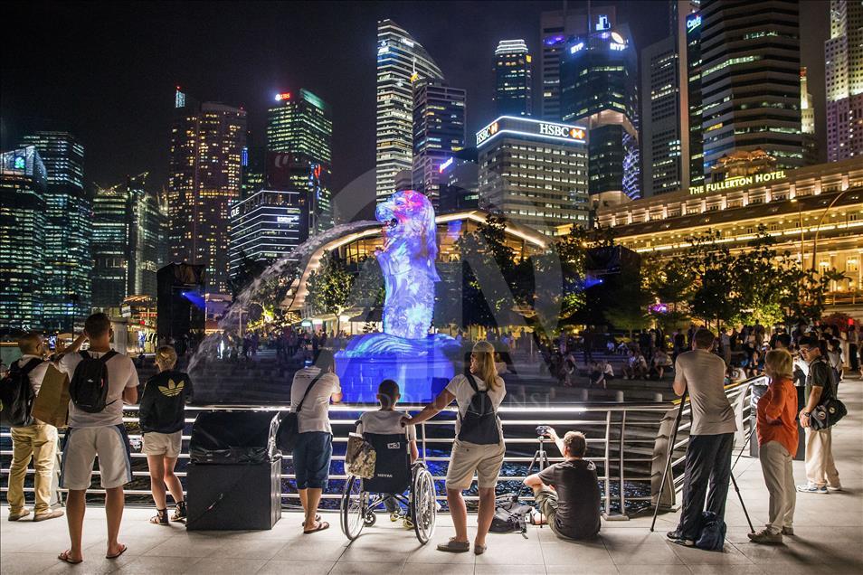Singapore scenery at night