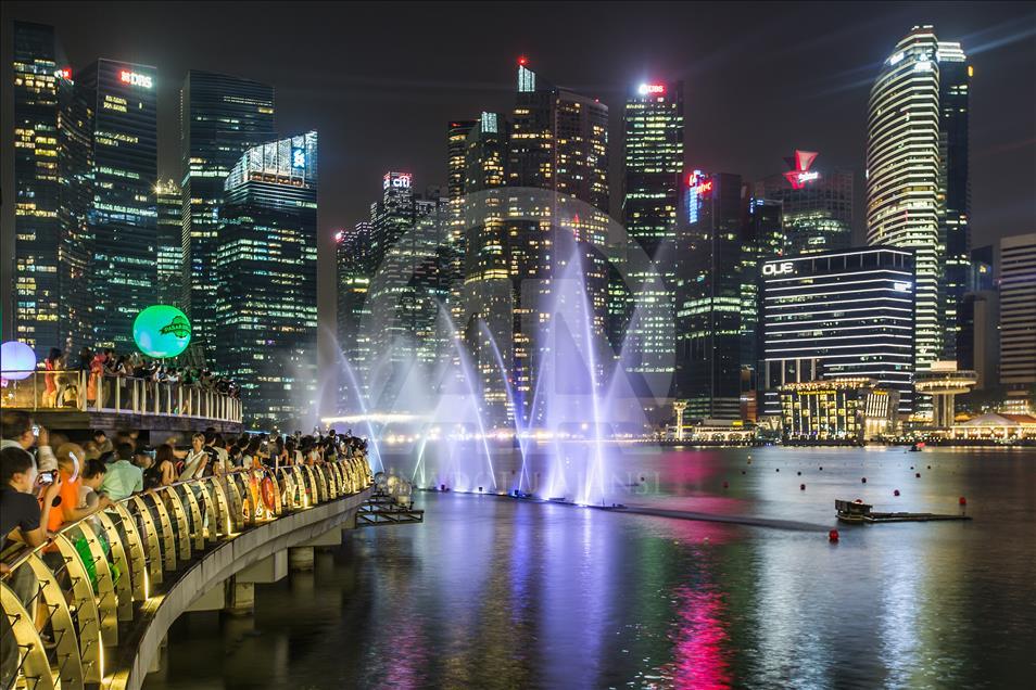 Singapore scenery at night