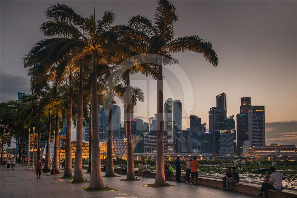 Singapore scenery at night