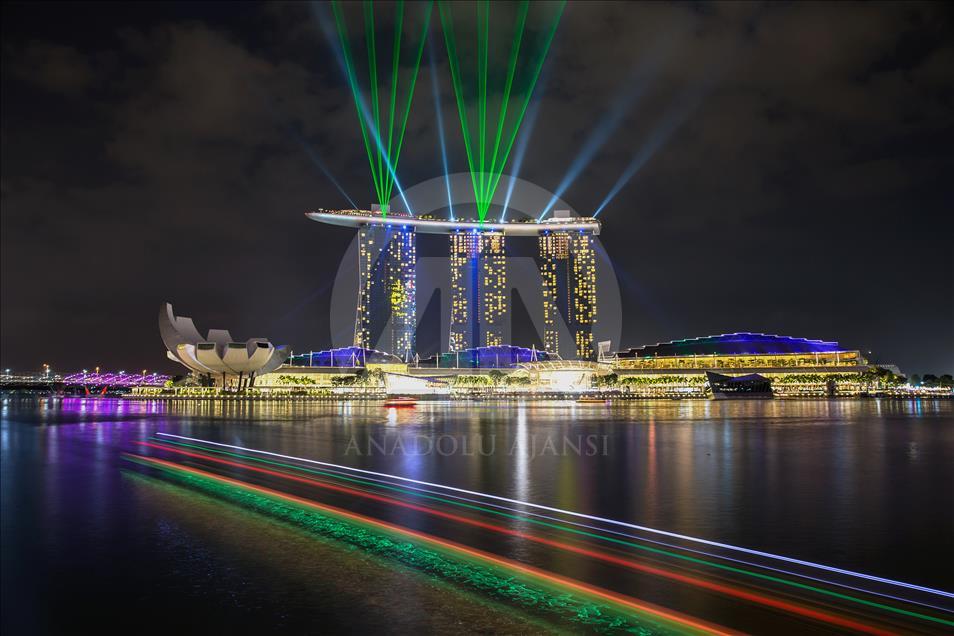 Singapore scenery at night
