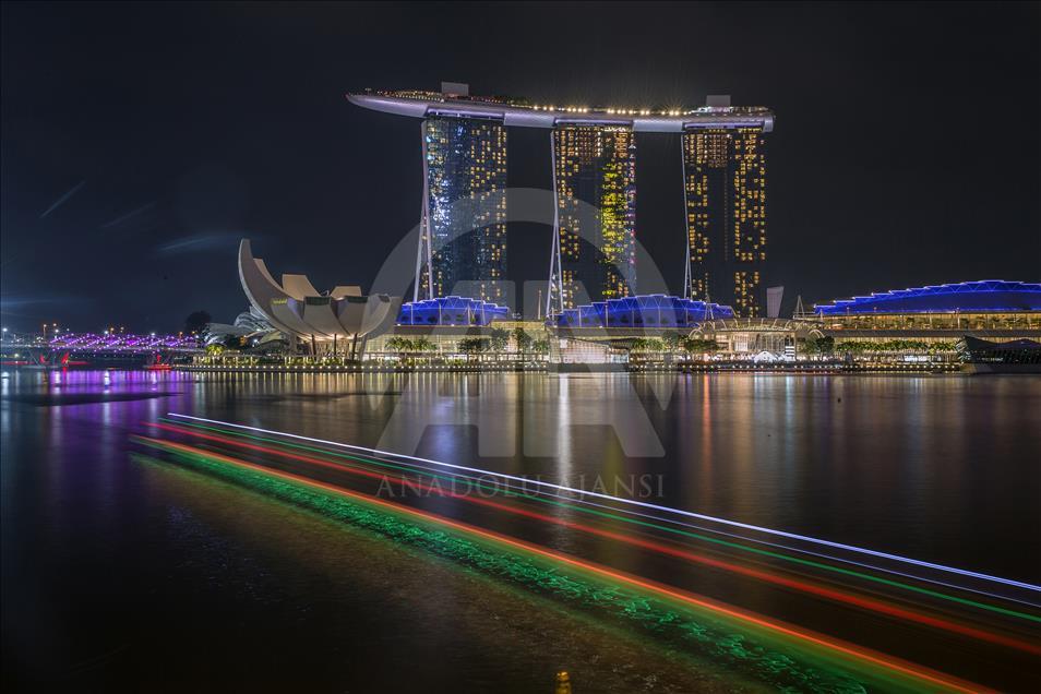 Singapore scenery at night