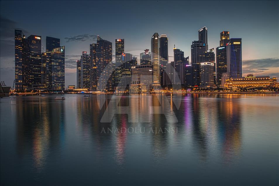 Singapore scenery at night