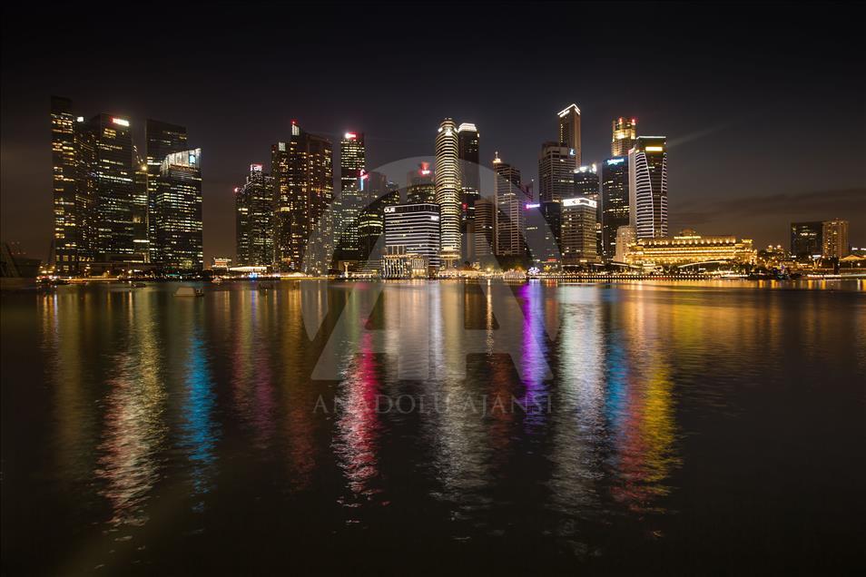 Singapore scenery at night