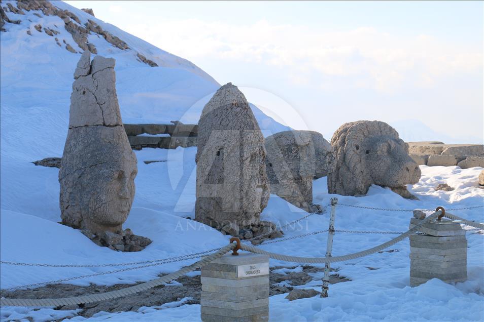 Bahar gelince Nemrut Dağı'na ilgi de arttı
