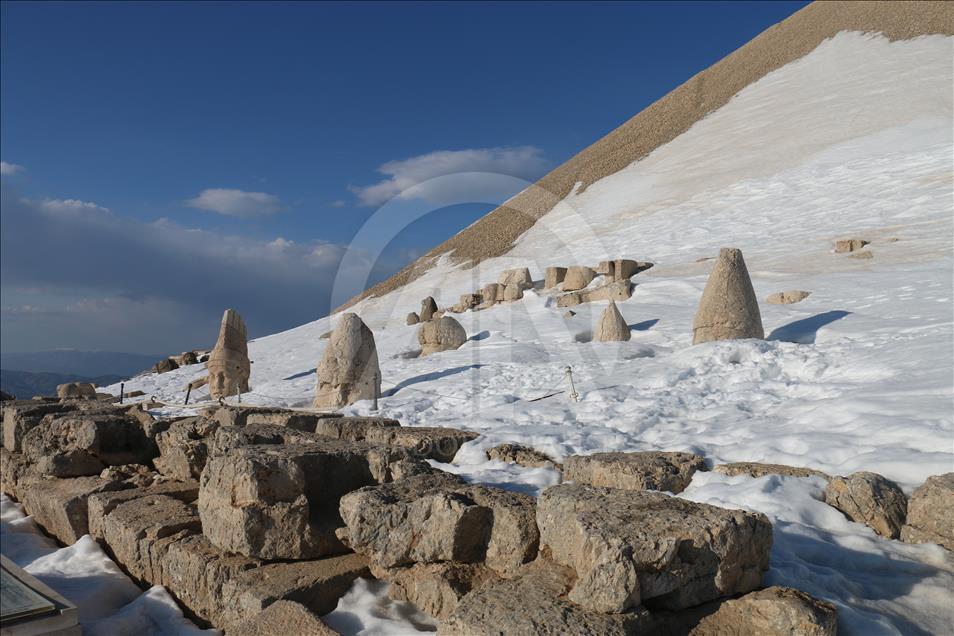 Bahar gelince Nemrut Dağı'na ilgi de arttı