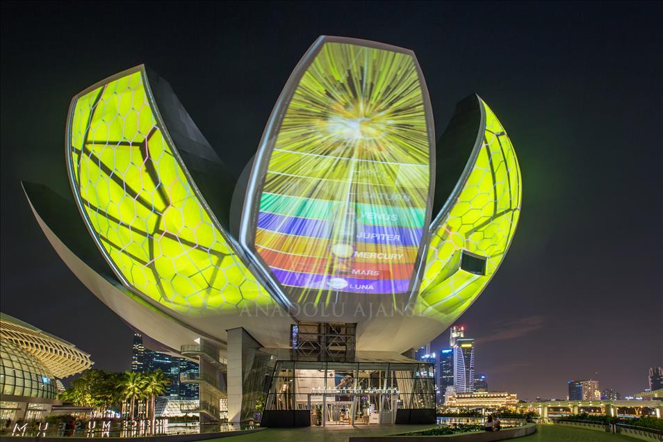 Singapore scenery at night