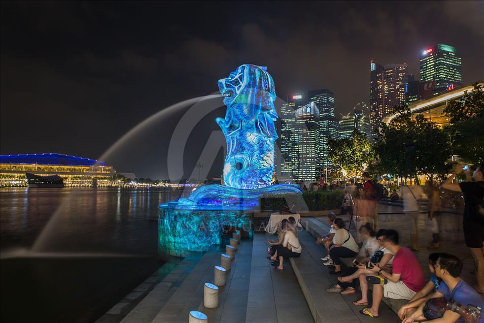 Singapore scenery at night