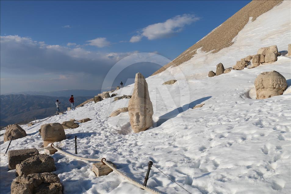 Bahar gelince Nemrut Dağı'na ilgi de arttı