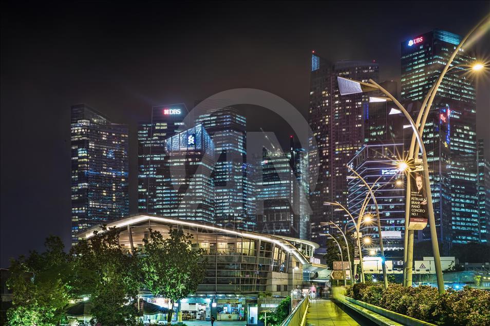 Singapore scenery at night