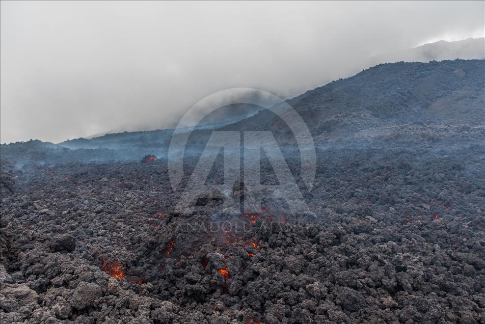 Etna Yanardağı'nda volkanik aktivite