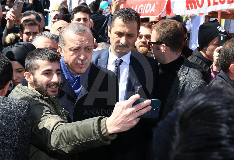 بازدید اردوغان از ستادهای تبلیغاتی همه‌پرسی در استانبول