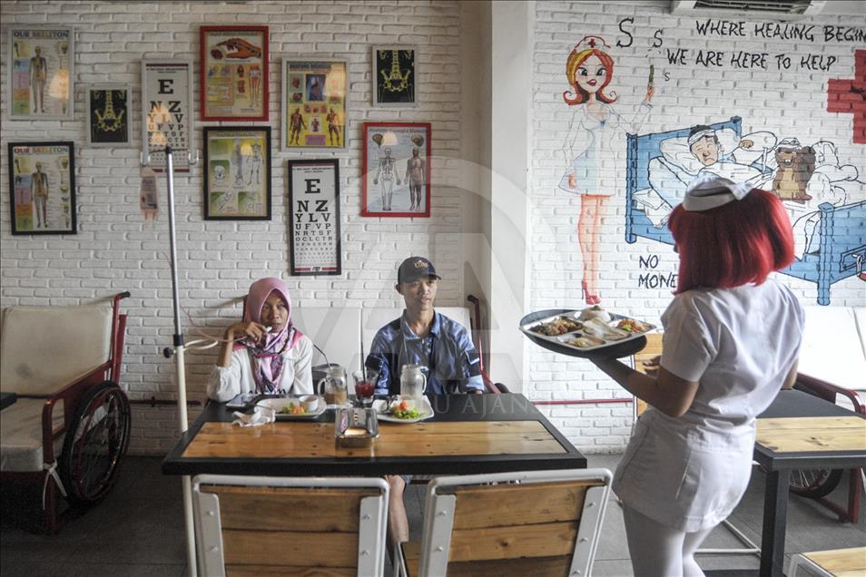 Hastane temalı restoran ilgi çekiyor