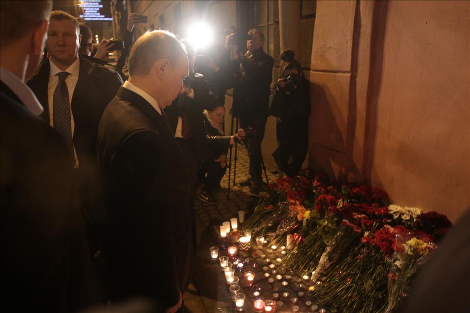 Explosion at a subway station in St Petersburg