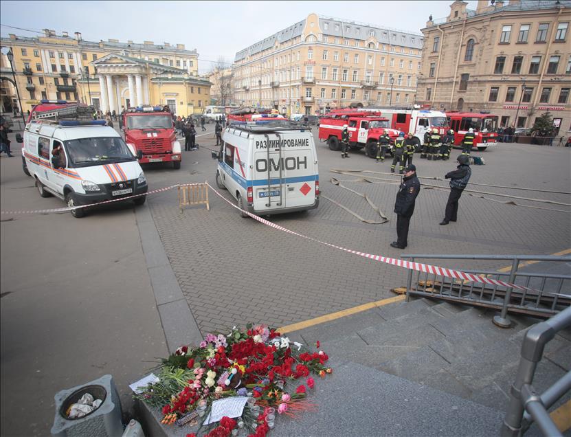 Explosion at a subway station in St Petersburg