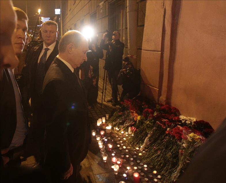 Explosion at a subway station in St Petersburg