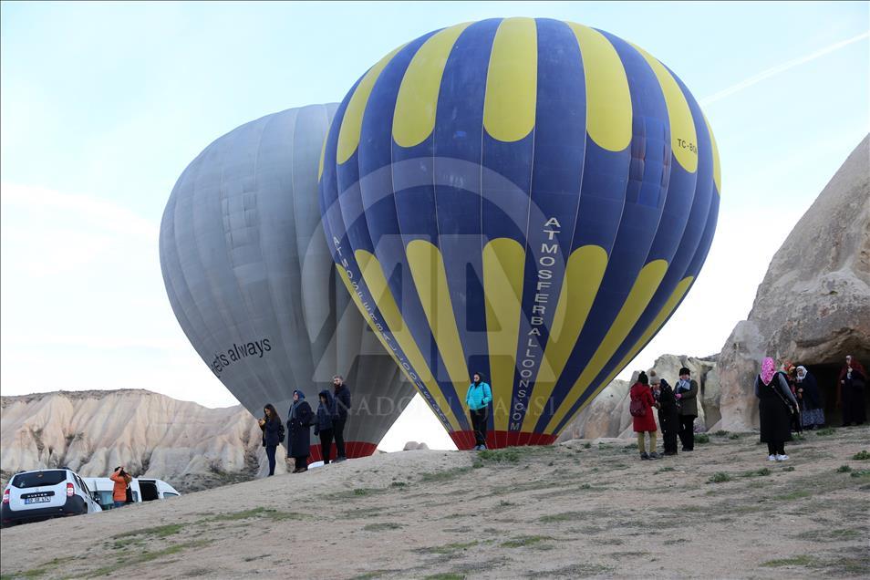 Kapadokya'da sıcak hava balon turları yeniden başladı