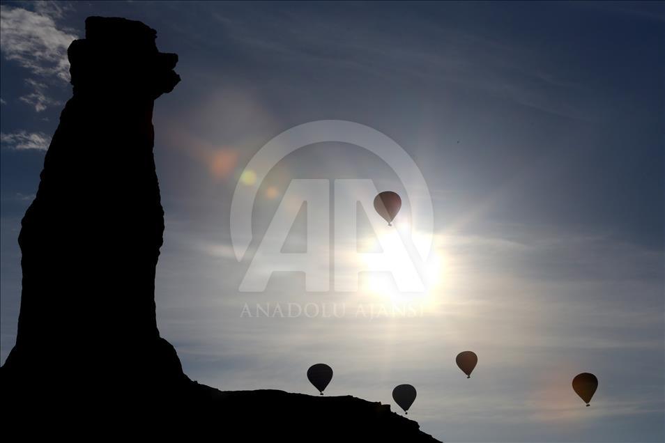 Kapadokya'da sıcak hava balon turları yeniden başladı