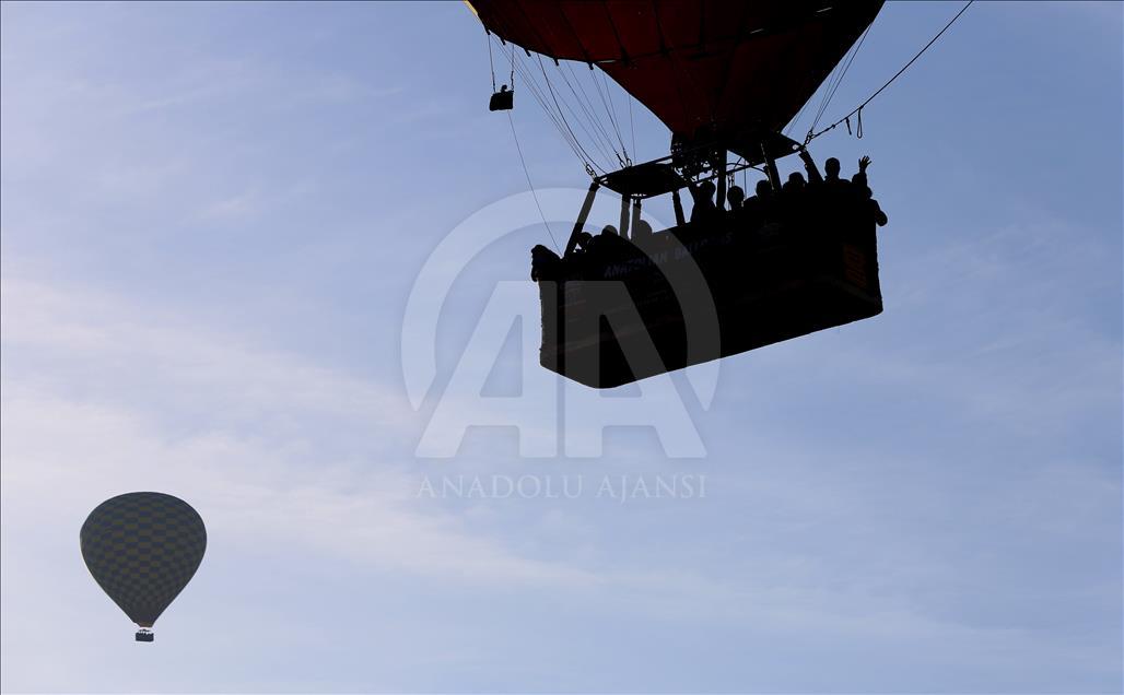 Kapadokya'da sıcak hava balon turları yeniden başladı