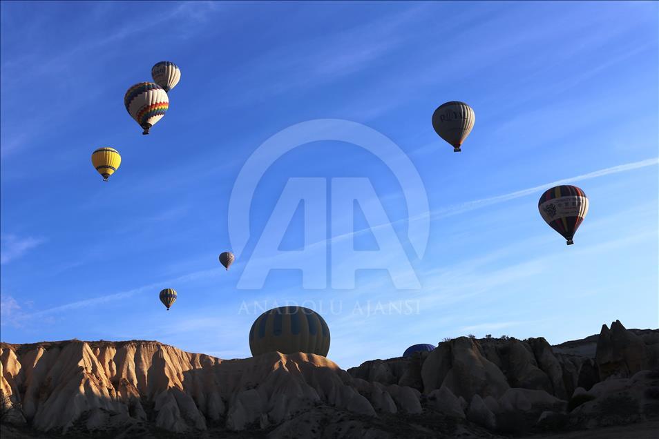 Kapadokya'da sıcak hava balon turları yeniden başladı
