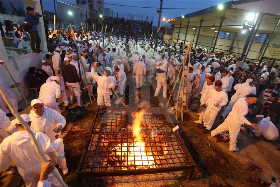 Samiriler Hamursuz Bayramı'nı kutladı