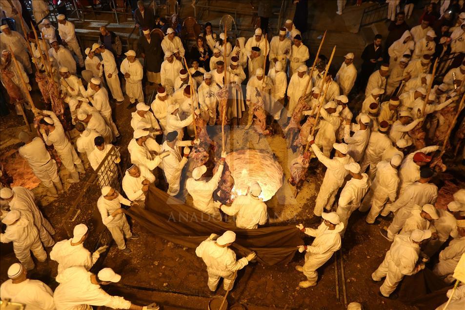 Samiriler Hamursuz Bayramı'nı kutladı