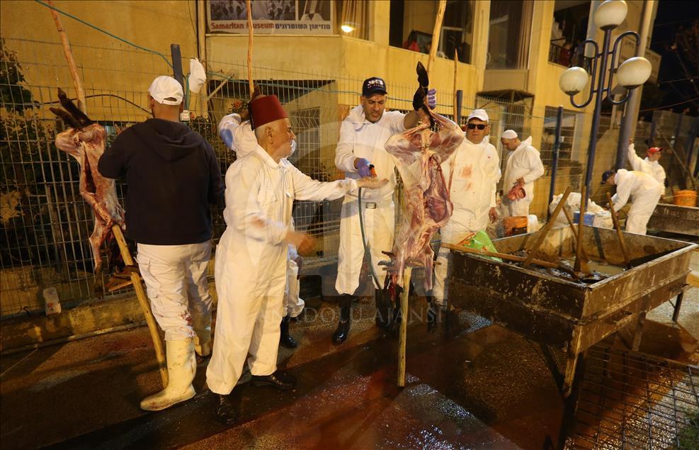Samiriler Hamursuz Bayramı'nı kutladı
