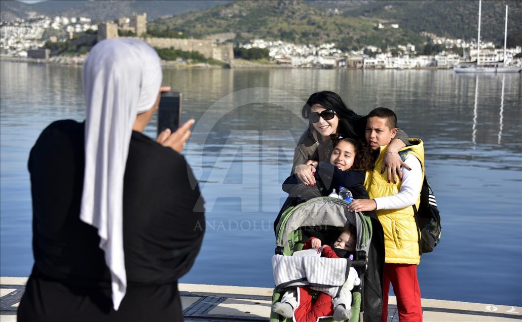 Bodrum'dan Yunanistan'a katamaran feribot seferleri başladı