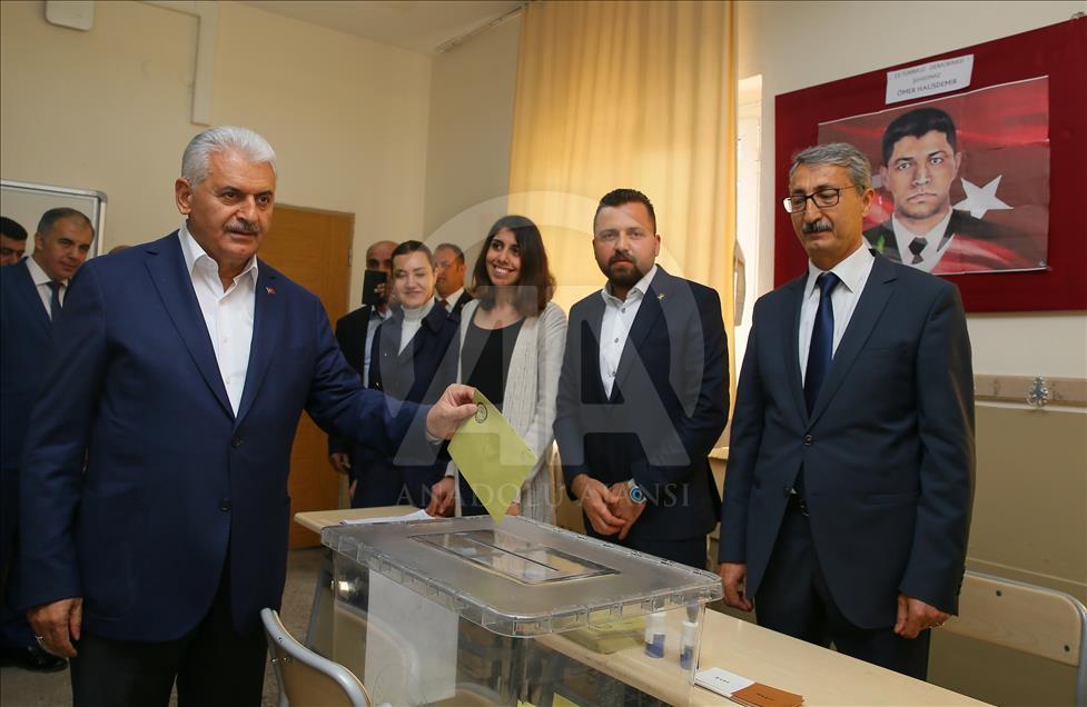 Başbakan Binali Yıldırım oy kullandı