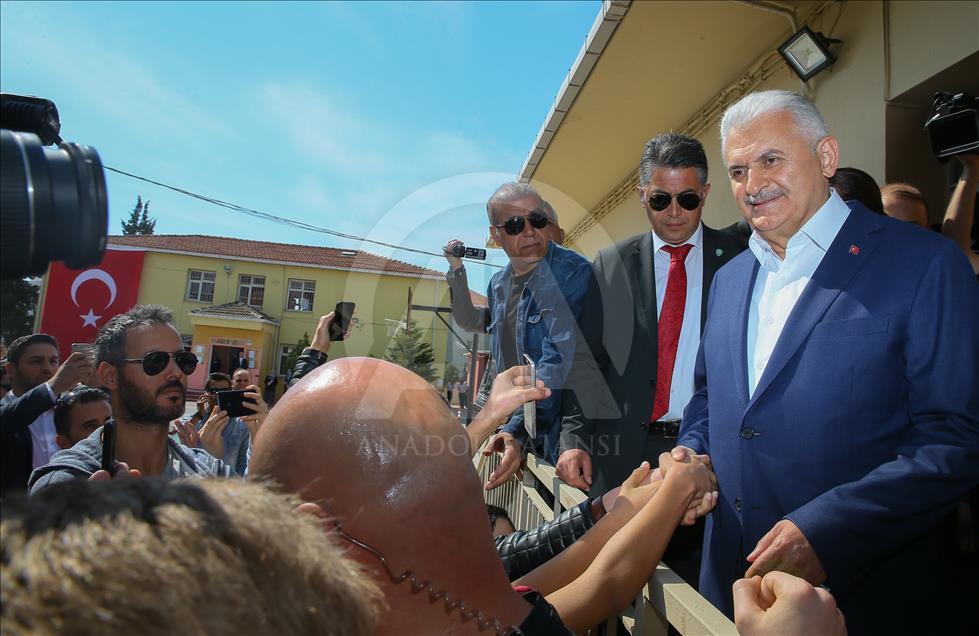 Başbakan Binali Yıldırım oy kullandı